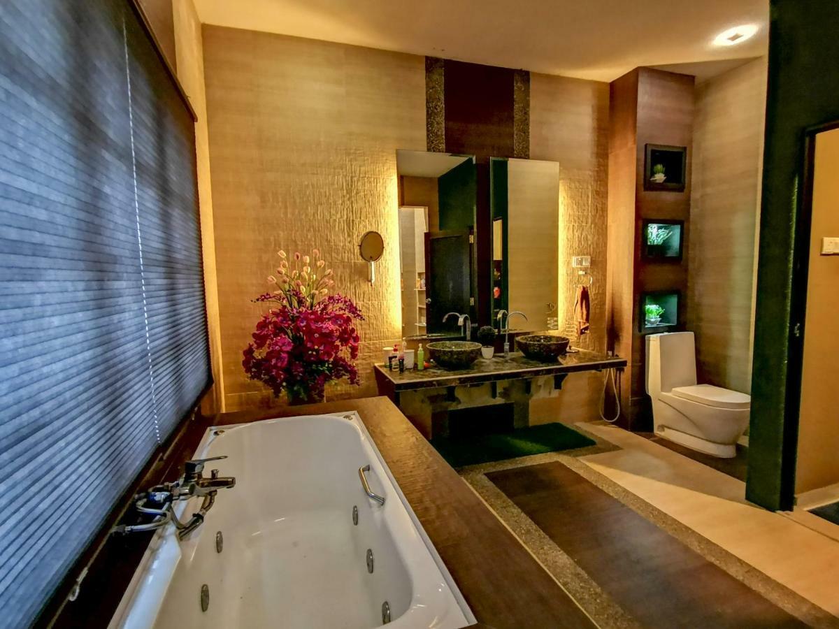 Ria Homestay Johor Bahru Esterno foto